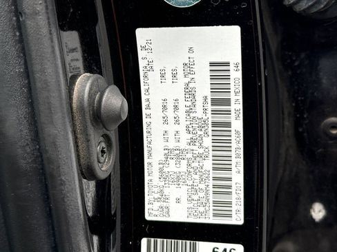 Used 2022 Toyota Tacoma TRD Off-Road AWD/4WD image 39