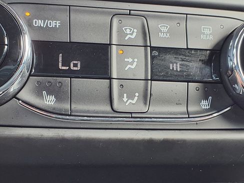 Used 2023 Chevrolet TrailBlazer RS w/ Sun and Liftgate Package image 8