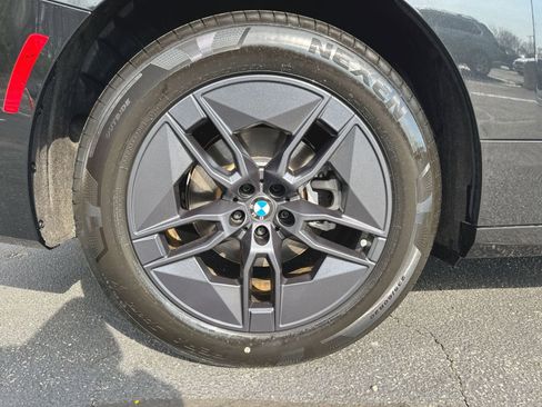 New 2026 BMW iX xDrive60 AWD/4WD image 31