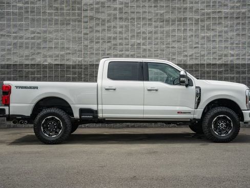 New 2026 Ford F250 Platinum w/ Platinum Plus Package AWD/4WD image 4