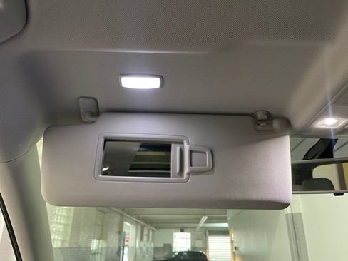 Used 2019 Volkswagen Tiguan SE w/ Panoramic Sunroof Package AWD/4WD image 24