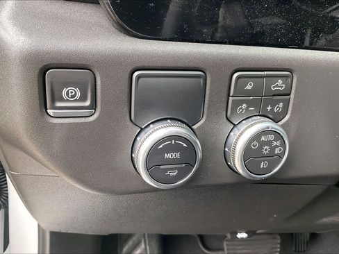 Used 2026 GMC Sierra 1500 SLT image 15