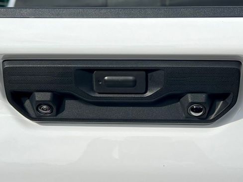 Used 2025 Chevrolet Silverado 2500 LTZ w/ LTZ Convenience Package image 8