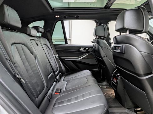 Used 2022 BMW X5 M50i w/ Premium Package image 24