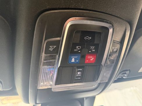 Used 2019 RAM 1500 Limited w/ Advanced Safety Group AWD/4WD image 19