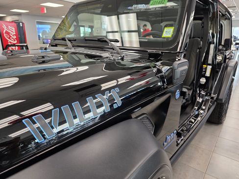 New 2024 Jeep Wrangler Unlimited AWD/4WD image 30
