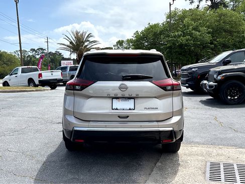 Used 2024 Nissan Rogue Platinum w/ Platinum Premium Package image 23