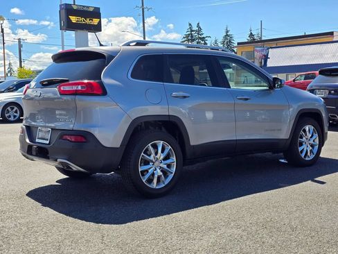 Used 2015 Jeep Cherokee Limited w/ Technology Group AWD/4WD image 6