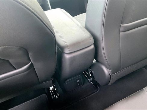 Used 2025 Buick Encore GX Preferred image 32