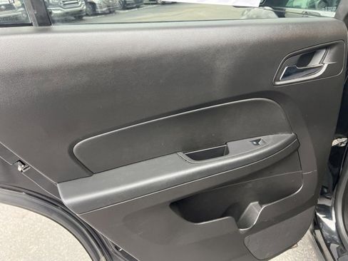 Used 2011 Chevrolet Equinox LT w/ Driver Convenience Package image 28