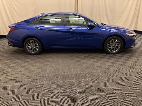Used 2024 Hyundai Elantra SEL FWD image 4