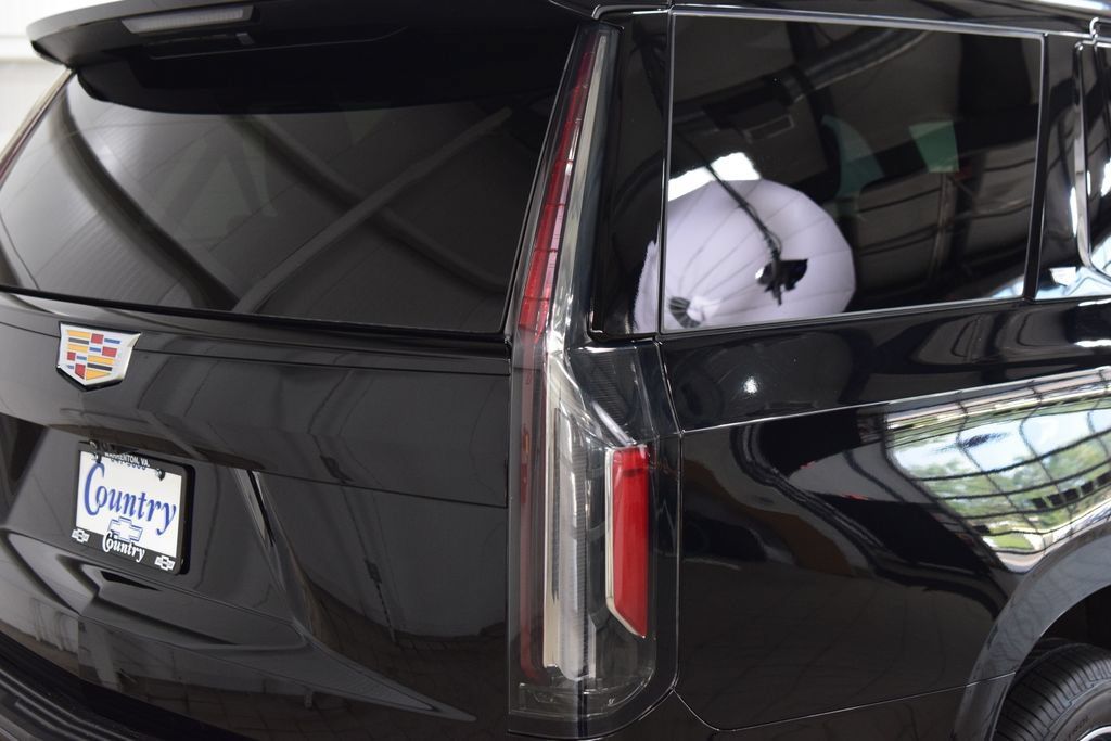 Used 2024 Cadillac Escalade Sport w/ Touring Package AWD/4WD image 19