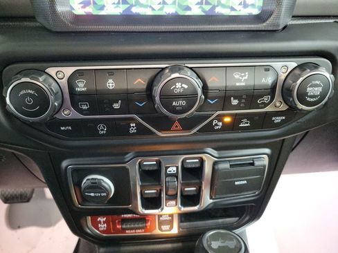 Used 2021 Jeep Wrangler Unlimited Rubicon image 42