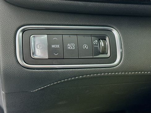 Used 2025 Buick Enclave Preferred FWD image 16