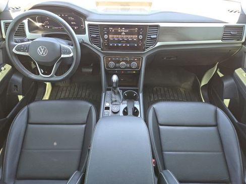 Used 2023 Volkswagen Atlas SE w/ Black Wheel Package image 27