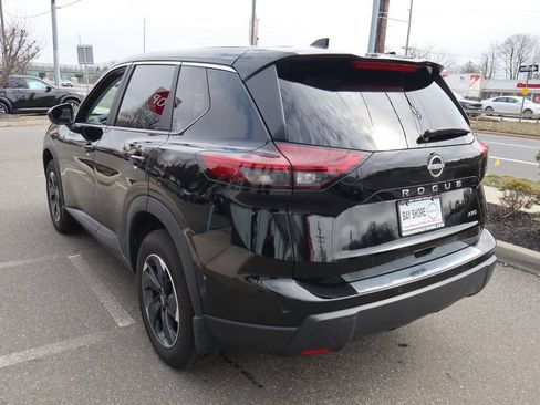 Certified 2025 Nissan Rogue SV AWD/4WD image 7