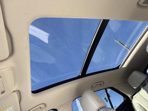 Used 2023 Buick Envision Avenir image 15