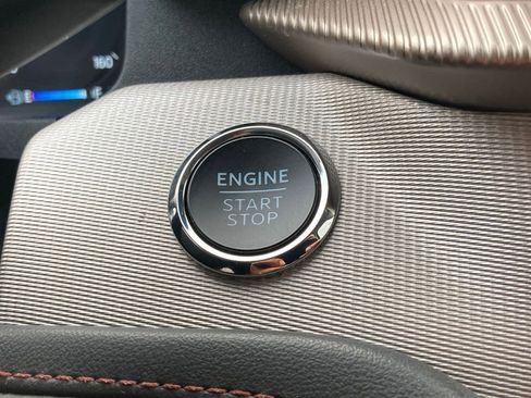 Used 2025 Ford Explorer Active w/ Active Comfort Package image 19