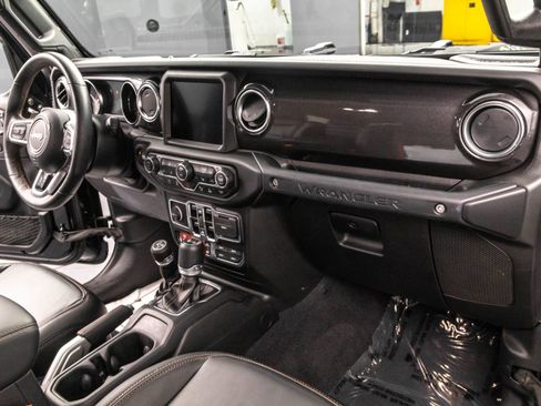 Used 2021 Jeep Wrangler Unlimited Rubicon w/ Trailer Tow Package image 37