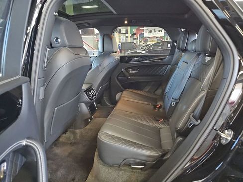 Used 2018 Bentley Bentayga AWD/4WD image 11