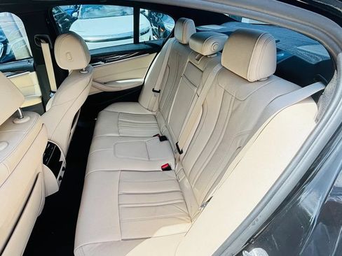 Used 2017 BMW 530i RWD image 10