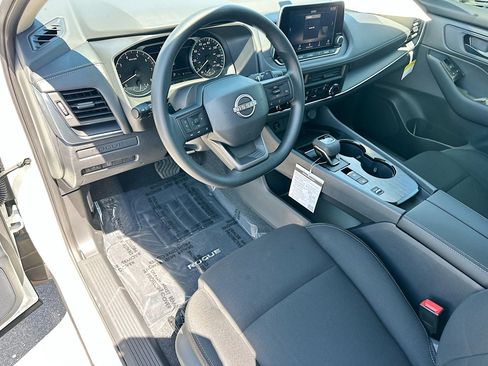 New 2025 Nissan Rogue S image 6
