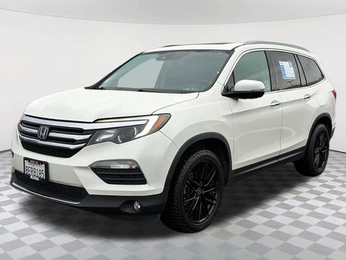 Used 2018 Honda Pilot Touring image 1