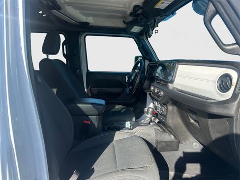 Certified 2024 Jeep Gladiator Sport image 25