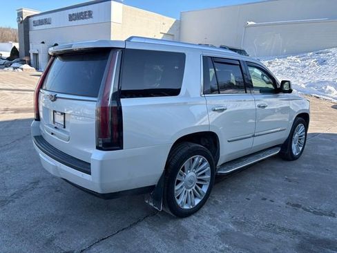 Used 2015 Cadillac Escalade Luxury image 5