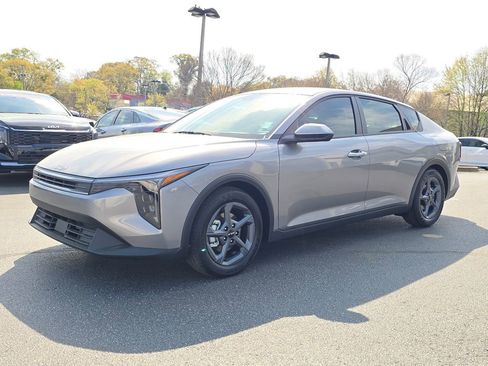 New 2026 Kia K4 LXS image 7