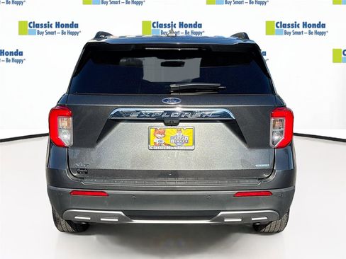 Used 2020 Ford Explorer XLT w/ Equipment Group 202A RWD image 7