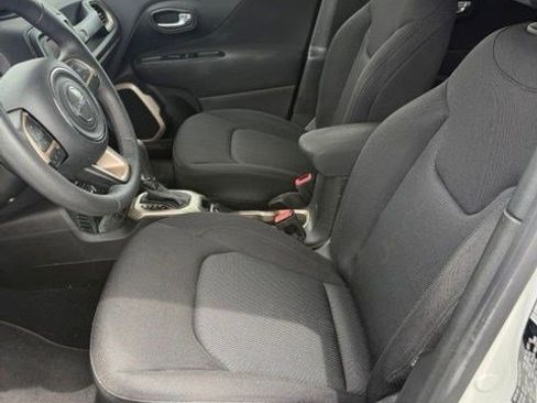 Used 2017 Jeep Renegade Sport w/ Power & Air Group FWD image 9