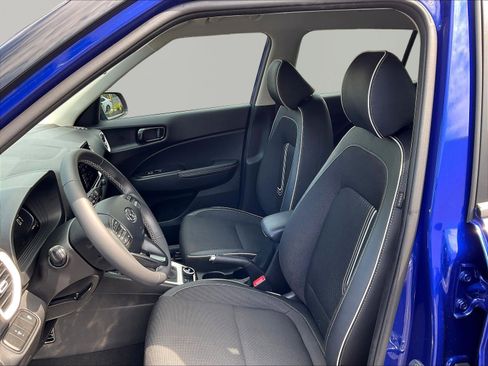 Used 2024 Hyundai Venue Limited FWD image 21