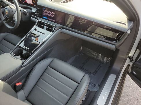 Certified 2024 Porsche Panamera Base image 19