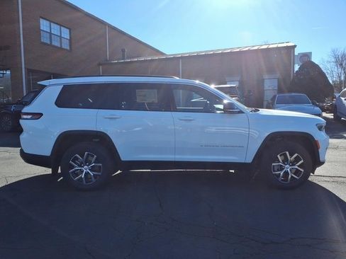 New 2025 Jeep Grand Cherokee L Limited image 2