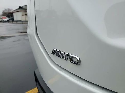 Used 2023 Honda Pilot Touring image 7