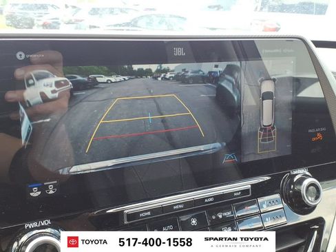 Used 2021 Toyota Highlander Platinum AWD/4WD image 26