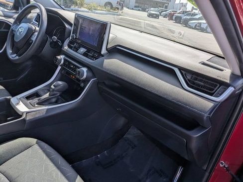 Used 2025 Toyota RAV4 XLE FWD image 6