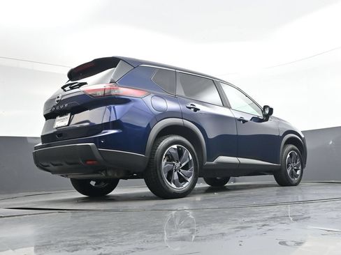Used 2025 Nissan Rogue SV FWD image 44