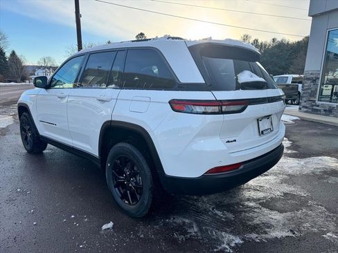 Used 2026 Jeep Grand Cherokee 4WD image 6