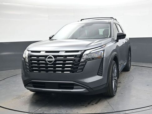 New 2026 Nissan Pathfinder Platinum image 9