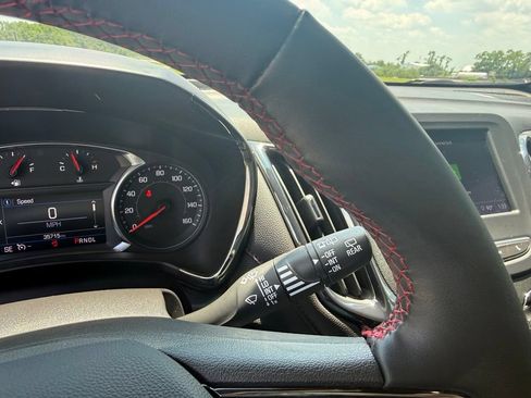 Used 2024 Chevrolet Equinox RS FWD image 32