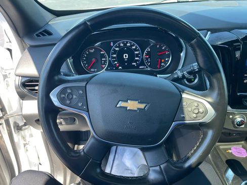 Used 2023 Chevrolet Traverse High Country AWD/4WD image 17