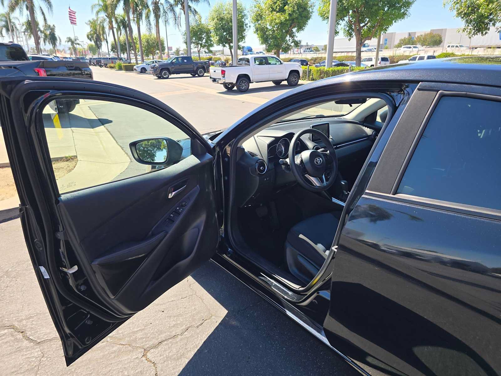 Used 2017 Toyota Yaris iA FWD image 19