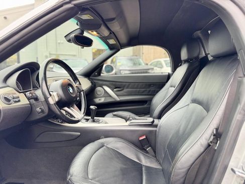 Used 2004 BMW Z4 2.5i image 17