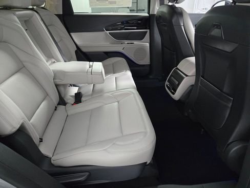 New 2026 Lincoln Nautilus Premier AWD/4WD image 18