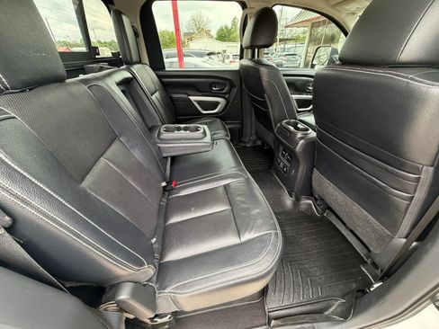 Used 2019 Nissan Titan PRO-4X w/ Pro-4x Convenience Package AWD/4WD image 18