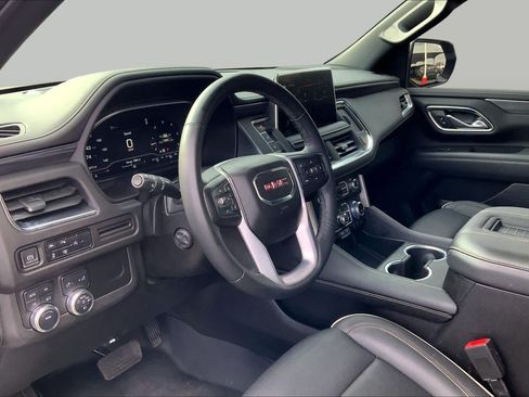 Used 2023 GMC Yukon XL SLT w/ SLT Premium Package AWD/4WD image 18