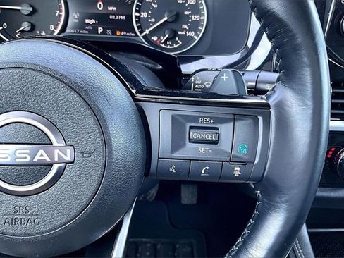 Used 2023 Nissan Pathfinder Platinum image 14