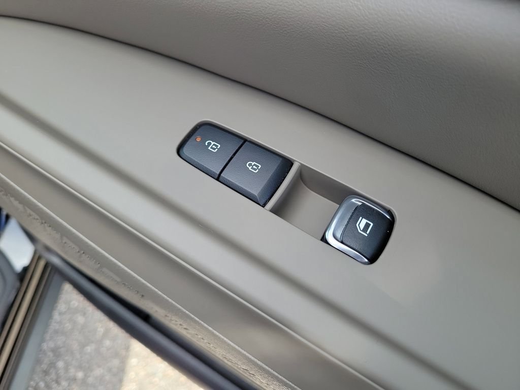 New 2026 Kia Carnival FWD image 11